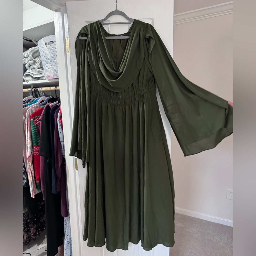 Scarlet Darkness Olive Green Long Sleeve Medieval Costume Dress